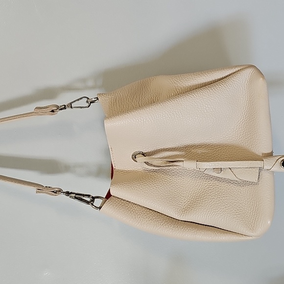 Vera Pelle Handbags - VERA PELLE LEATHER BUCKET BAG